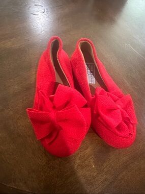 Red Bow Accent Women's Slip-On Flats